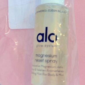 BNWT ALO BEAUTY WELLNESS HEALTH MAGNESIUM RESET SPRAY💖💖Gwp_Med Mag Spray ✨Amla